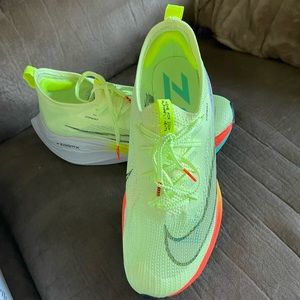 Nike Air Zoom
Alphafly
NEXT% Flyknit
Women's Road
Racing Shoes